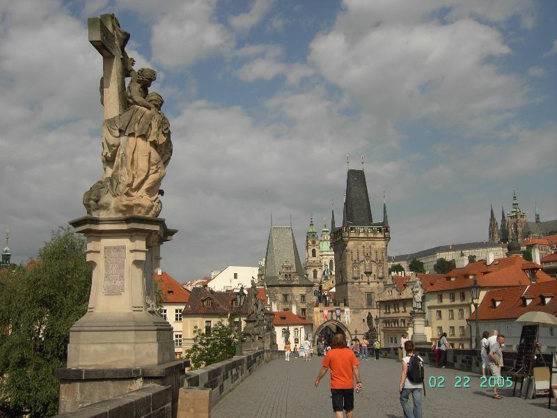 Little Town Budget Hotel Prague Exterior photo