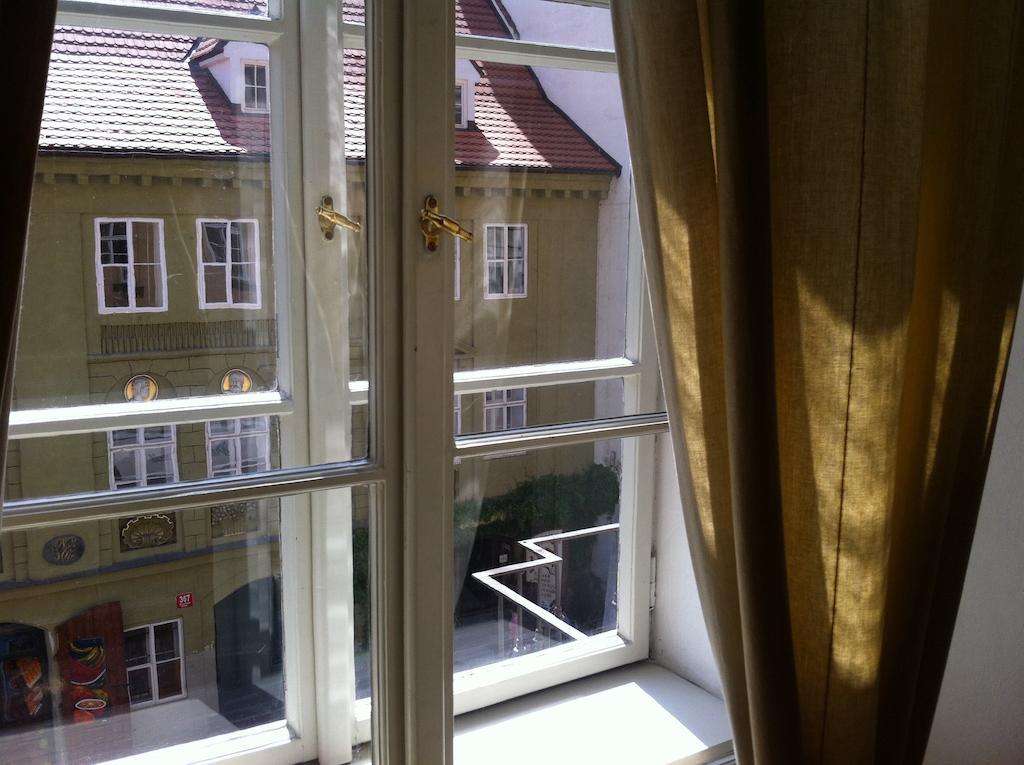 Little Town Budget Hotel Prague Room photo