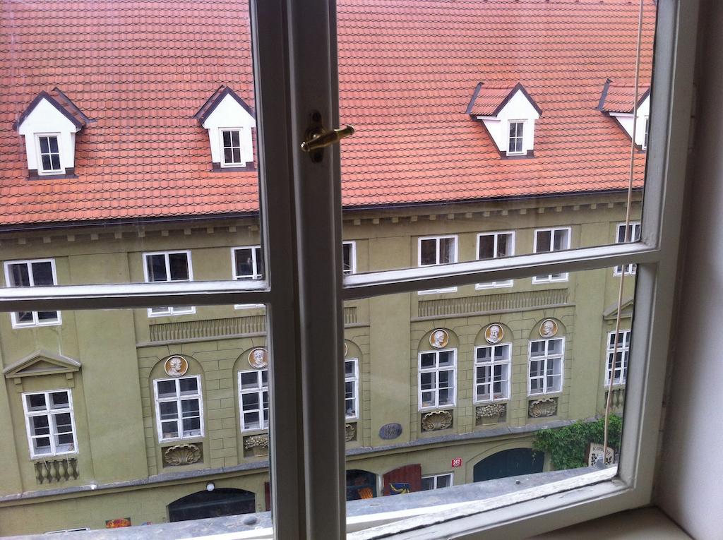 Little Town Budget Hotel Prague Room photo