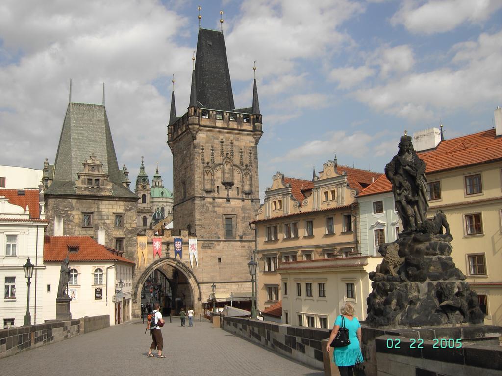 Little Town Budget Hotel Prague Exterior photo