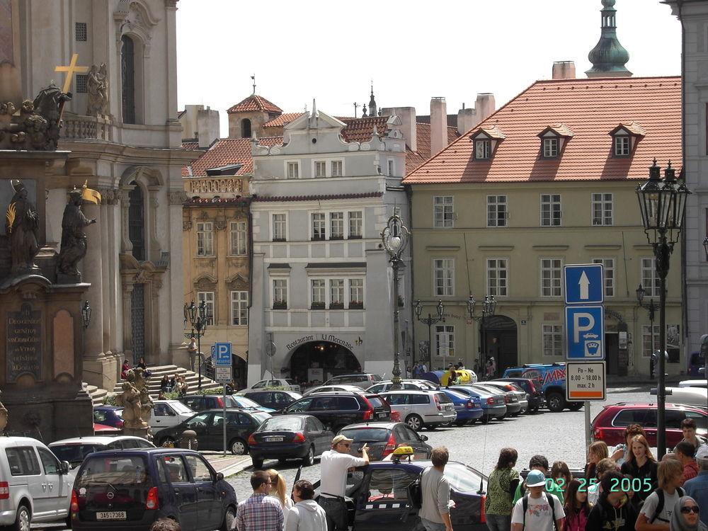 Little Town Budget Hotel Prague Exterior photo