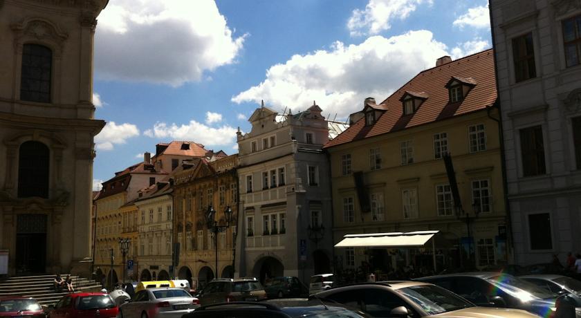 Little Town Budget Hotel Prague Exterior photo